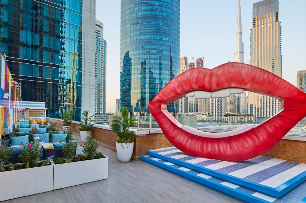 Morning tea at fashionable “Boutique De Lolita”